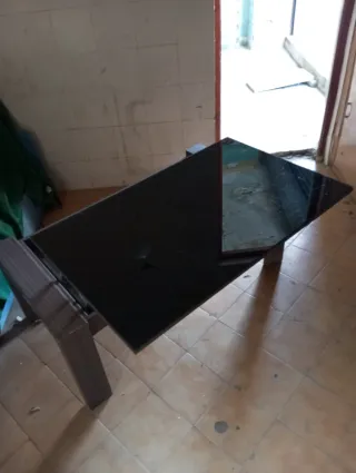 Mesa auxiliar cristal y madera