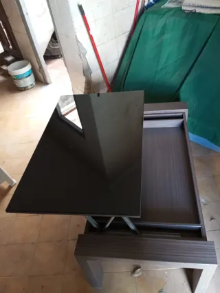 Mesa auxiliar cristal y madera