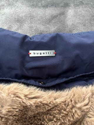 Parka Bugatti Azul con Capucha y Pelo