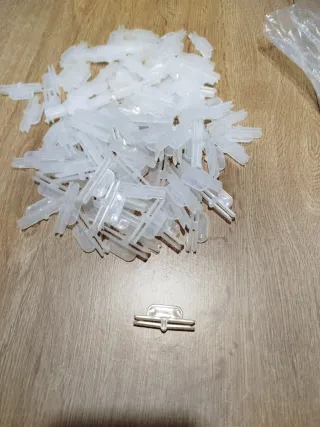 Tapa agujeros de jaula cuando no tiene comedero