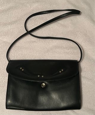 Bolso negro de piel sintética