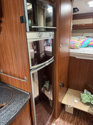 Nevera Dometic Trivalente 140L con Horno a gas