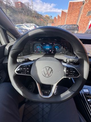 VW Golf R-Line 2.0TDi 150cv automatico