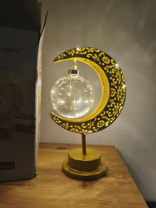 Candeeiro Lua Dourada com Luzes Formato Lua