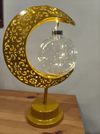 Candeeiro Lua Dourada com Luzes Formato Lua