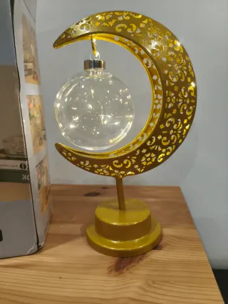 Candeeiro Lua Dourada com Luzes Formato Lua