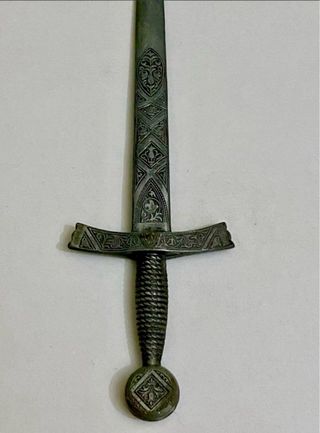 Lote Dos Abrecartas antiguos dorado tipo espada.