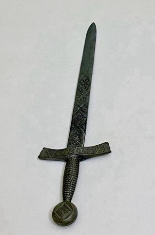 Lote Dos Abrecartas antiguos dorado tipo espada.
