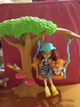 Pack Enchantimals Giardino Divertente Bambola e Scoiattolo