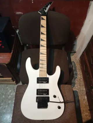 Guitarra Eléctrica Jackson Blanca