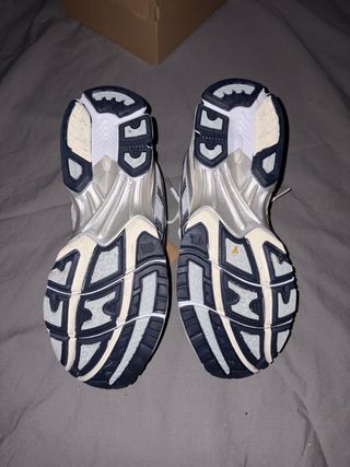 ASICS GEL KAYANO 14 Plata/Blanco