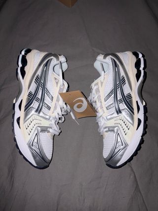 ASICS GEL KAYANO 14 Plata/Blanco