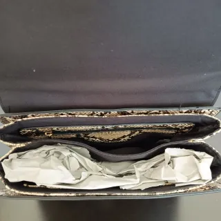 Mala senhora,nova, padrão cobra bege e castanho.