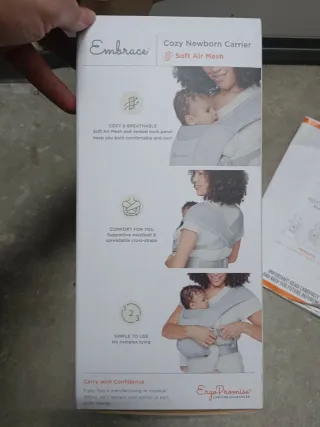 Mochila Ergobaby Embrace color verde menta