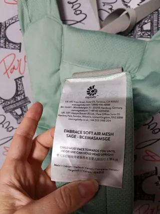 Mochila Ergobaby Embrace color verde menta