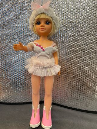 Nancy Patinadora Muñeca