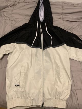 Chaqueta Nike M Beige y Negro