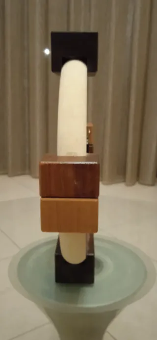 Orologio da parete in tufo di Matera