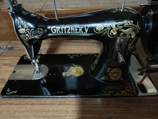 Máquina de coser antigua Gritzner V