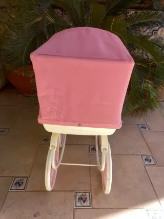 Coche de muñecas Daniela rosa
