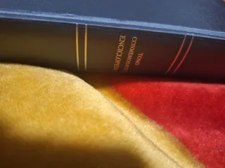 Tomo conmemorativo  homenaje a Mingote