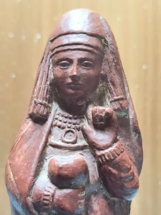 Dama de baza antigua