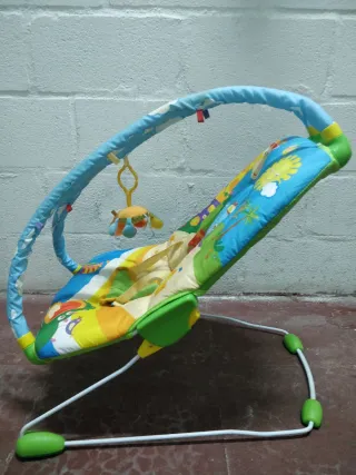 Bouncer Tiny Love Gymini con vibrador relajante.