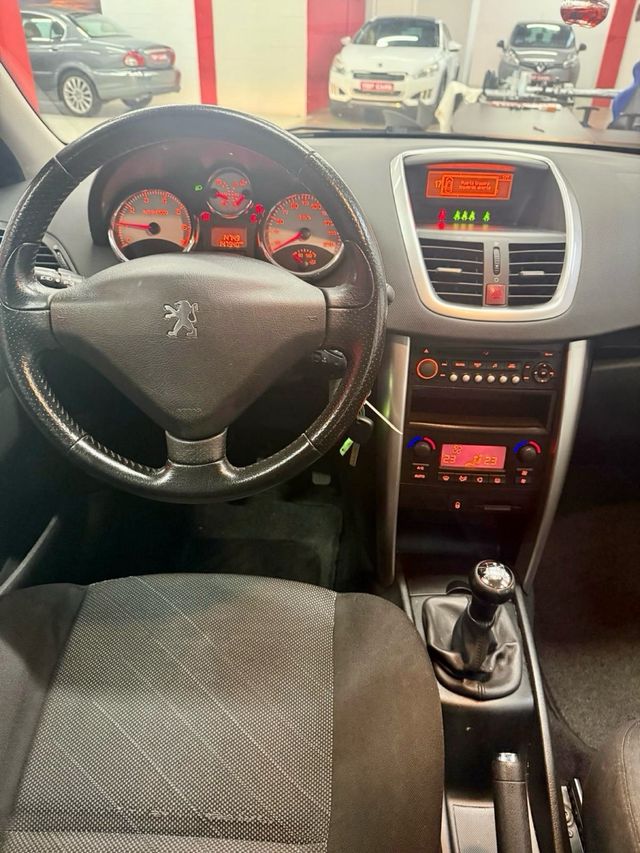 Peugeot 207 2006