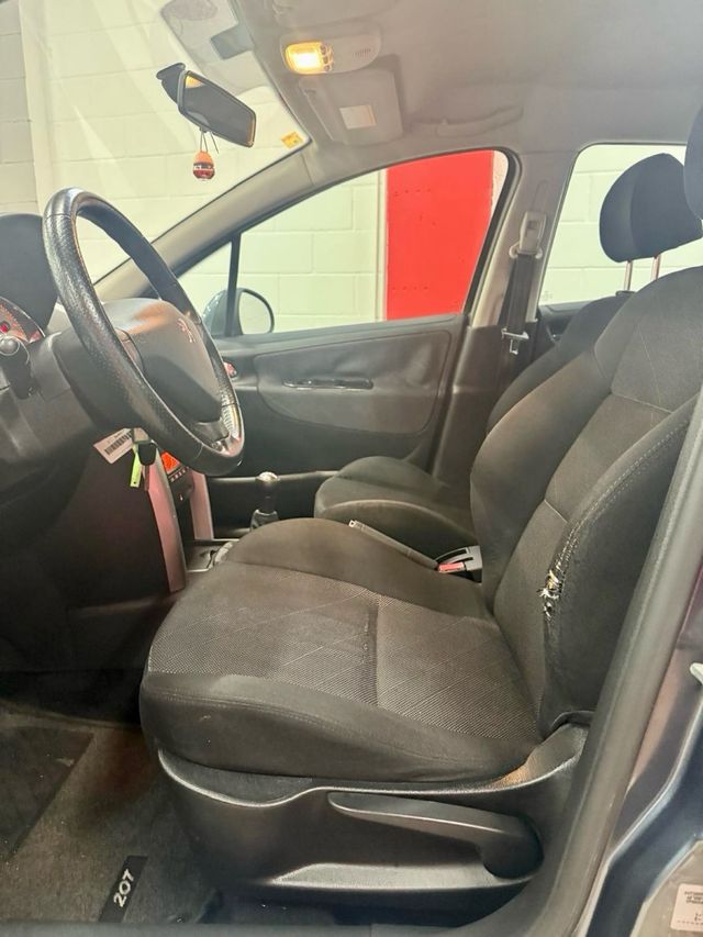 Peugeot 207 2006