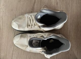 Zapatillas Nike Blancas y Grises