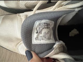 Zapatillas Nike Blancas y Grises