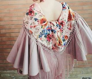 Mantoncillo flores colores rosa