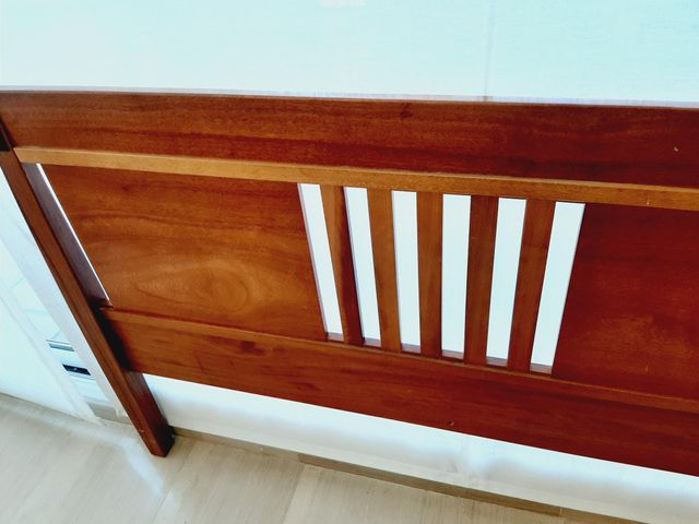 Cabezal de cama de madera para matrimonio