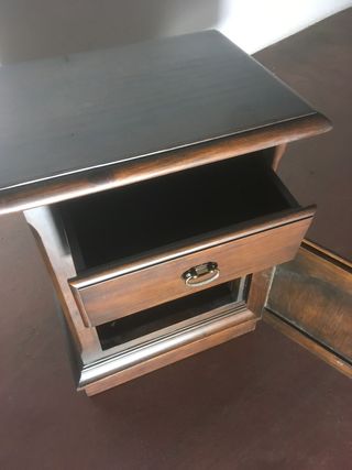 Mesita de noche madera maciza