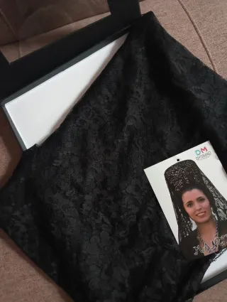 Mantilla Semana Santa Negra color negro