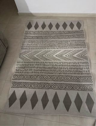 Alfombra geométrica 127x178 cm nueva