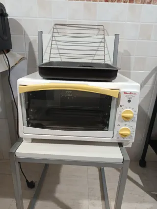 Forno da tavolo con vassoio e griglia