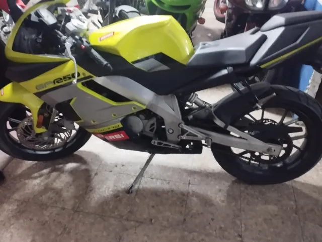 Derbi GPR 50 Amarillo/Gris