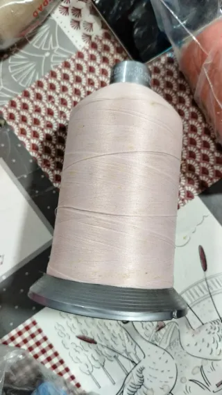 Hilos de espuma para coser