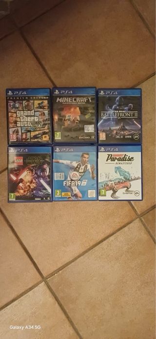 PS4 Slim 825GB + 1 Pad + 10 Giochi