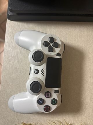 PS4 Slim 825GB + 1 Pad + 10 Giochi