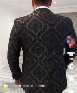 Traje elegante negro