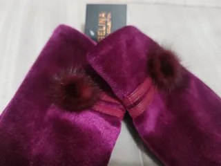 Guantes de terciopelo granate