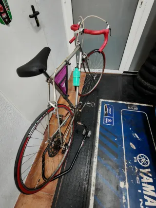 Bicicleta Carretera Antigua BH Hermanos