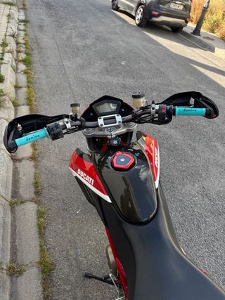 Ducati Hypermotard 1100