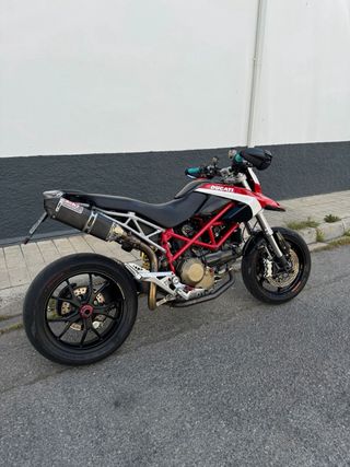 Ducati Hypermotard 1100