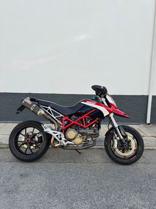 Ducati Hypermotard 1100