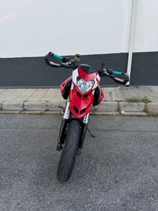 Ducati Hypermotard 1100