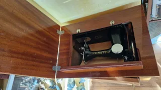 Máquina de Coser Alfa Antigua