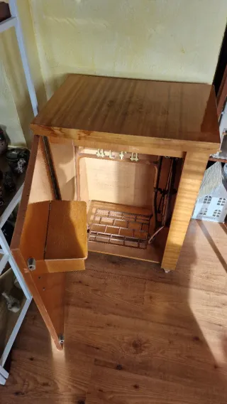 Máquina de Coser Alfa Antigua